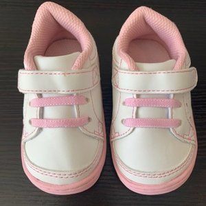 Stride Rite Aubrey Sneaker - 4M